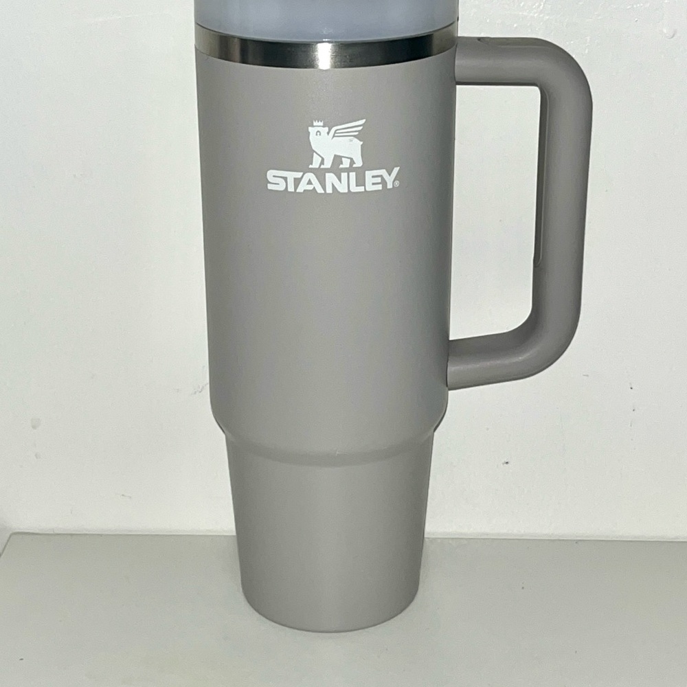 Stanley 30oz Ash Travel Mug with Handle